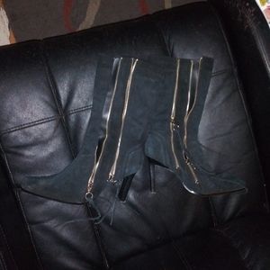 Classified ....size 8 boots.